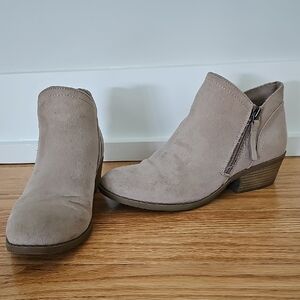 Arizona Jean Company Tan Ankle Booties Slip-On Suede